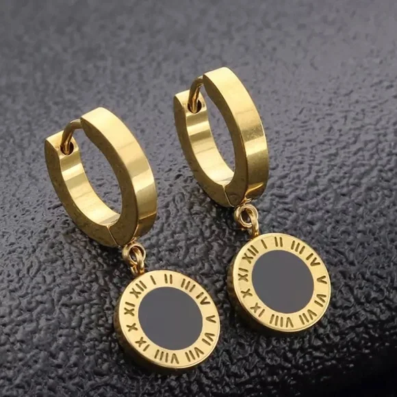 Black and Gold Disc Women Dangle Earrings by Grathia Cero - Picture 3 of 6